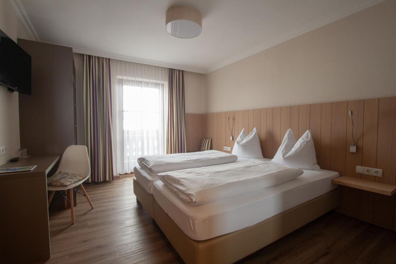 Neuwirt - Boutiquehotel & Wirtshaus Bad Vigaun Habitación foto
